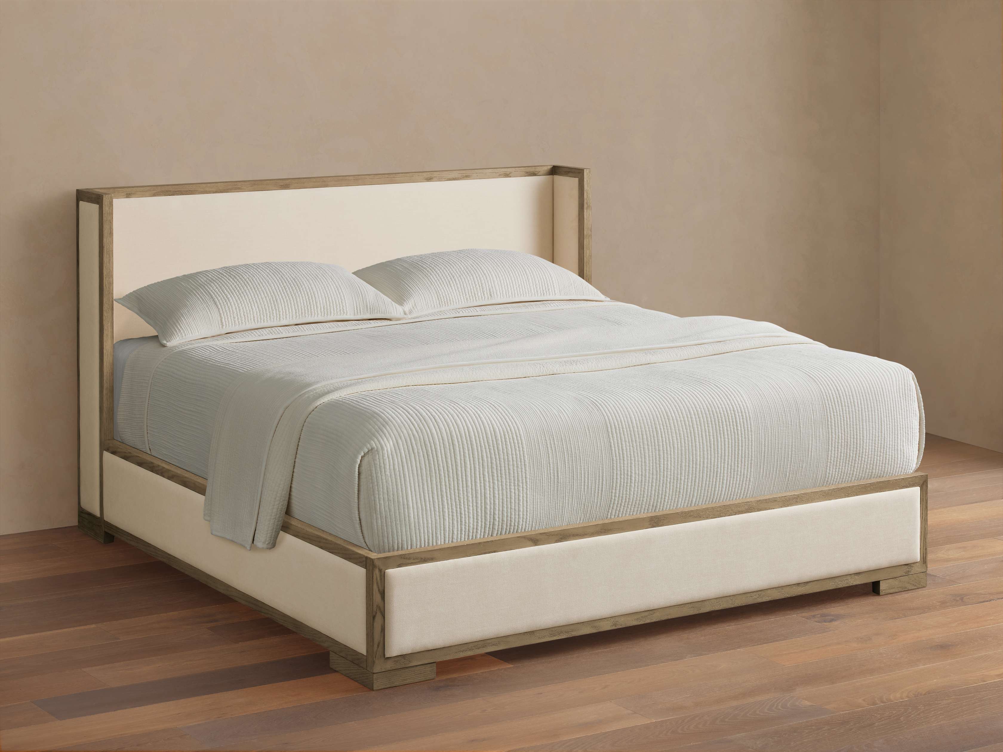 Darien Shelter Bed in Beacon Snow