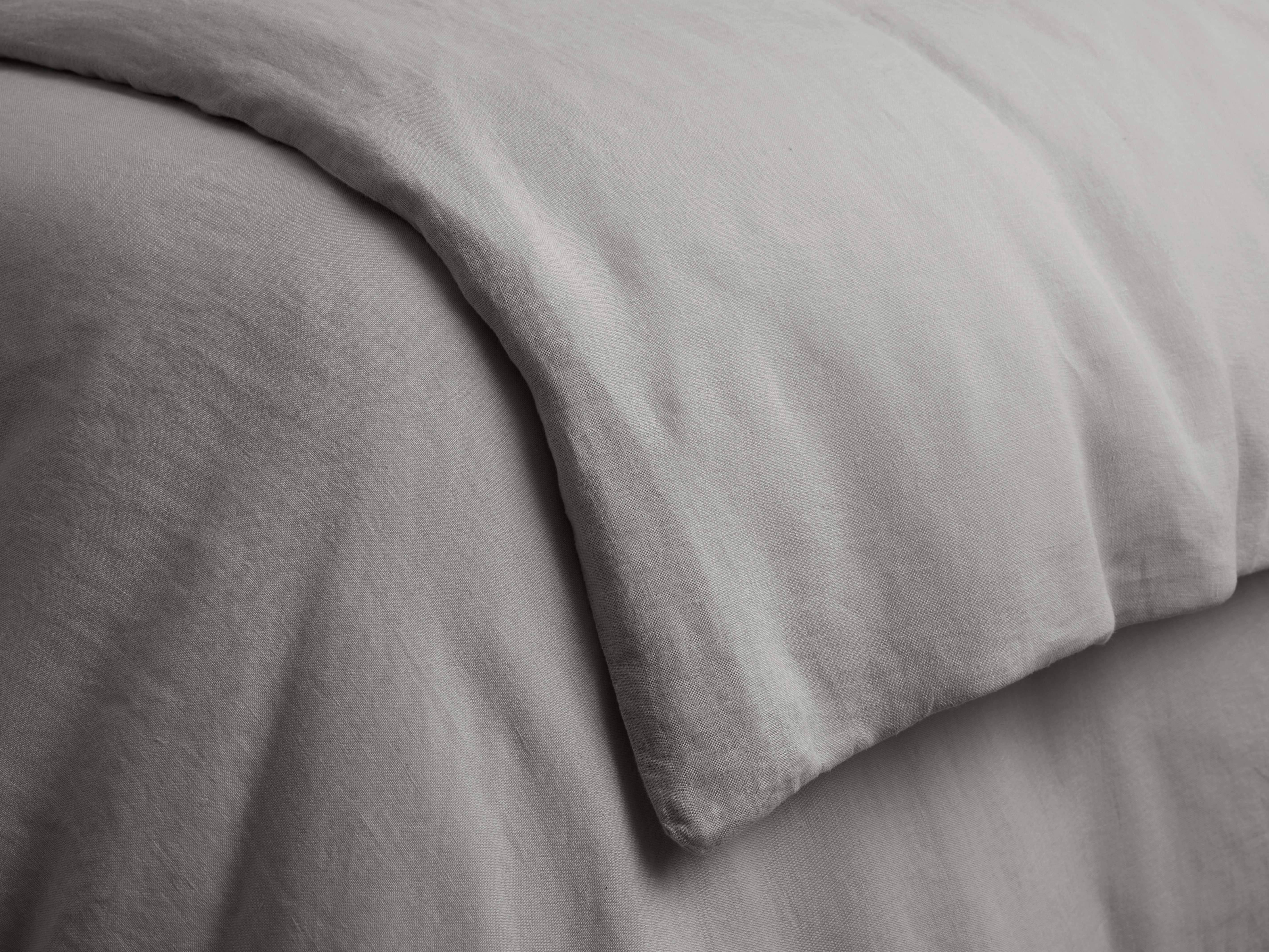 Italian Garment-Dyed Linen Duvet in Fog
