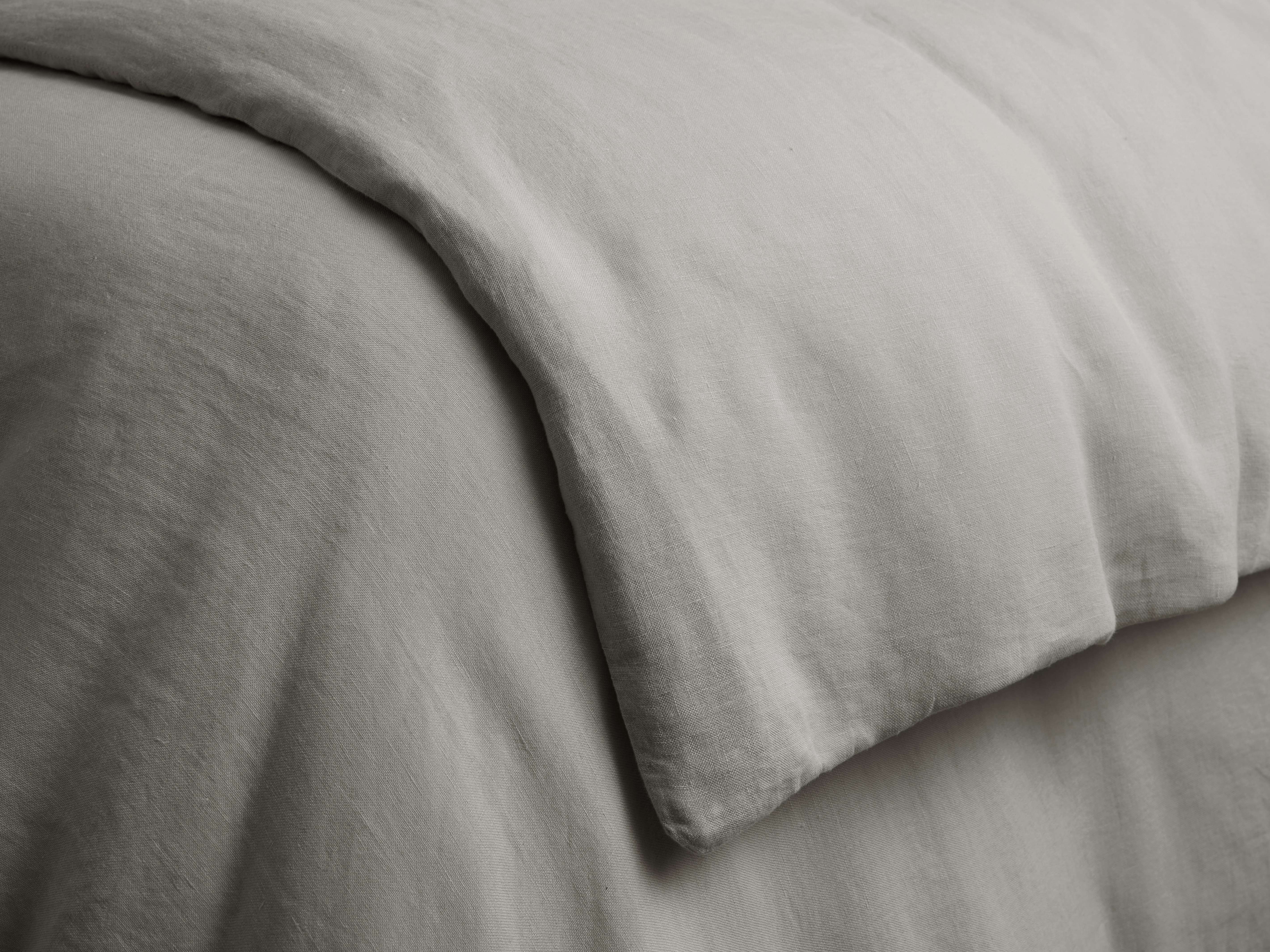 Italian Garment-Dyed Linen Duvet in Mist