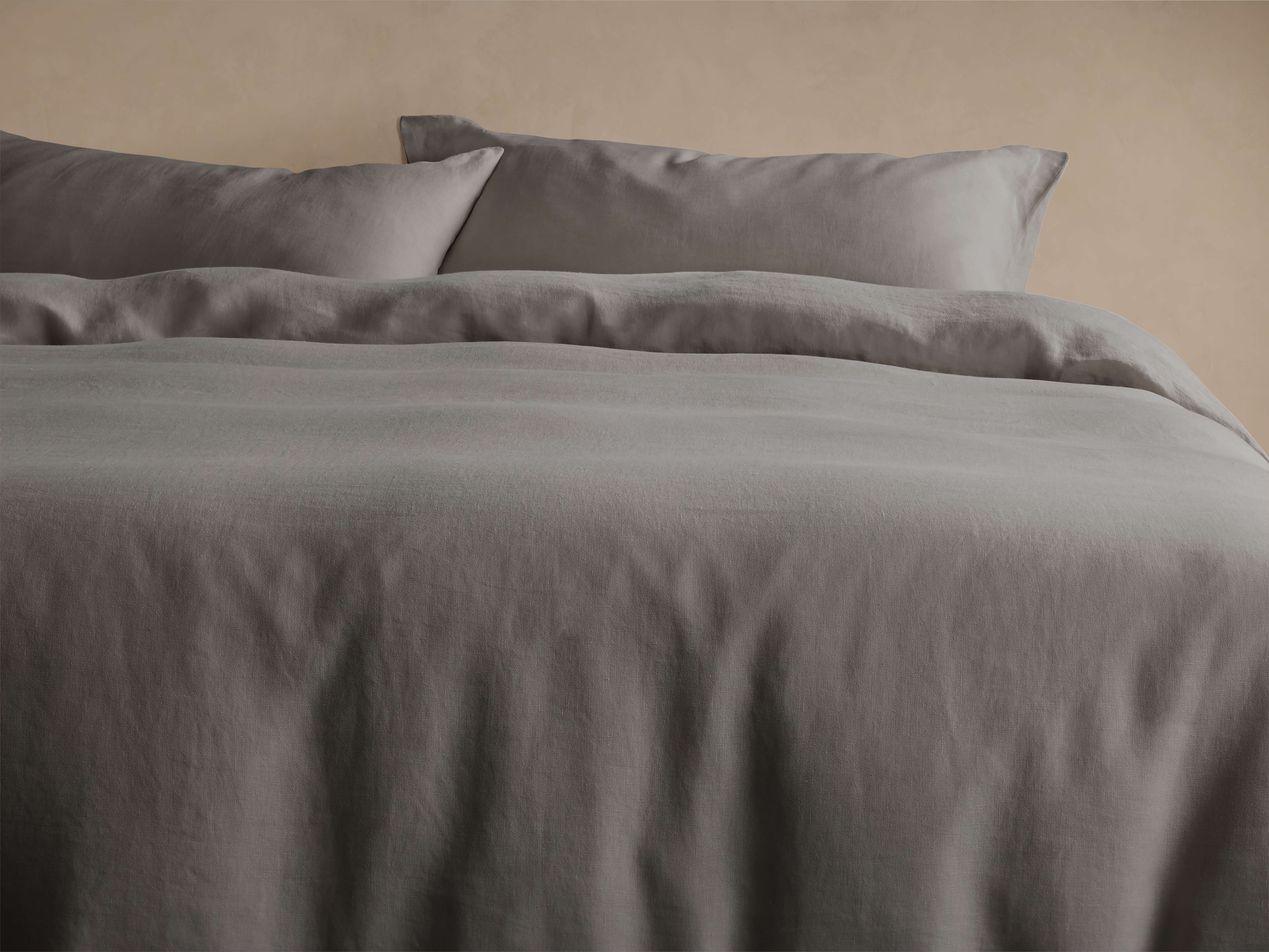 Italian Garment-Dyed Linen Duvet Set in Mink
