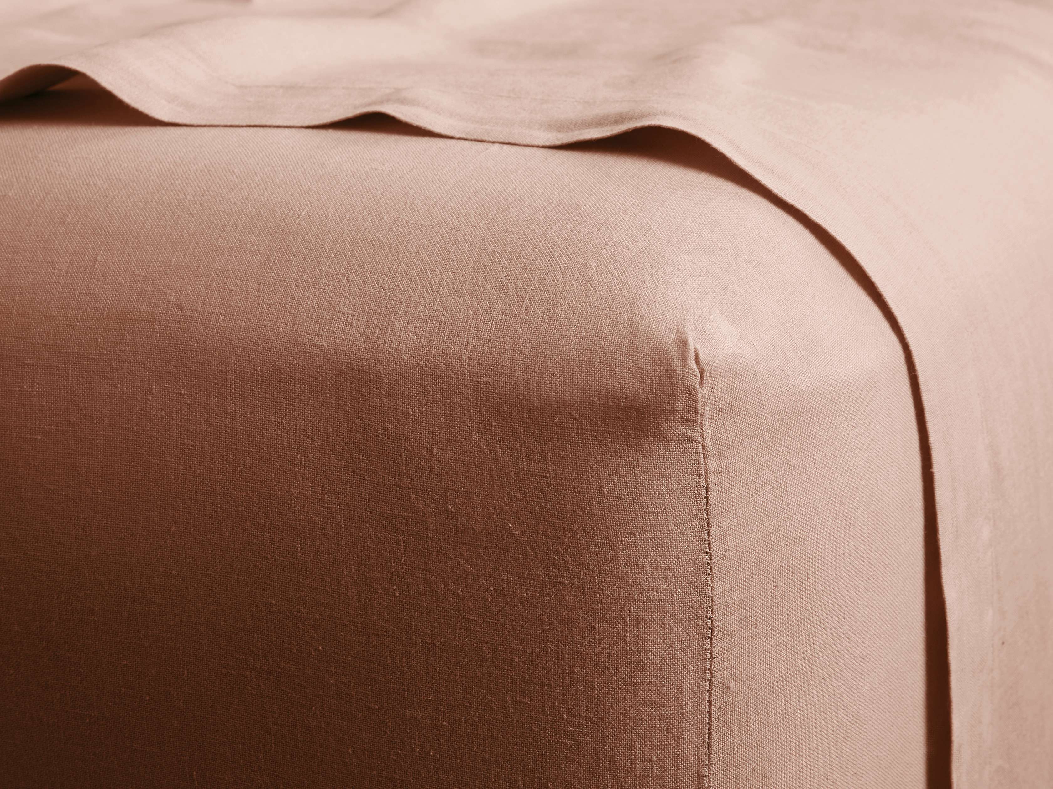 Italian Garment-Dyed Linen Fitted Sheet in Clay
