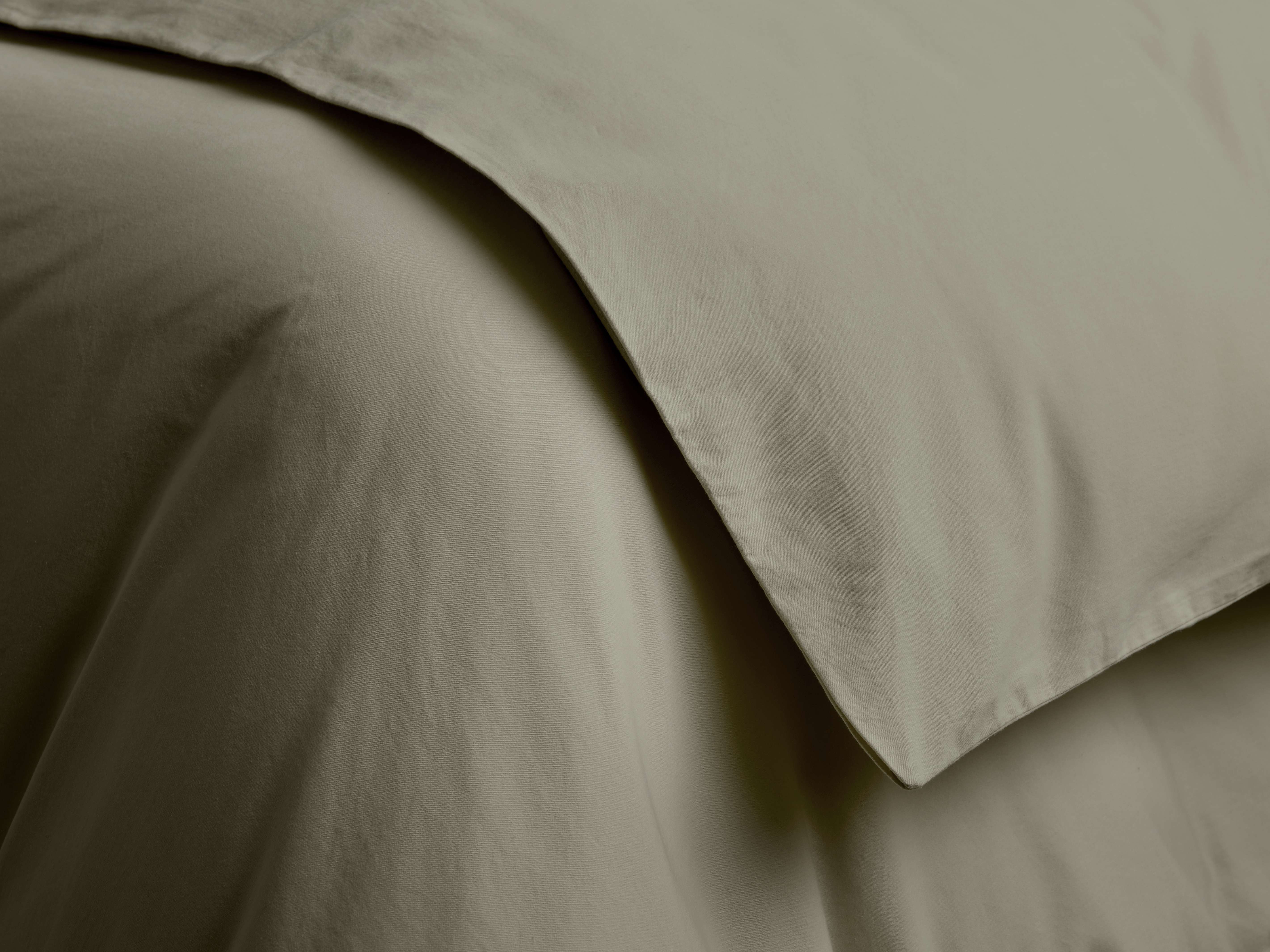 Italian Garment-Dyed Sateen Duvet in Moss