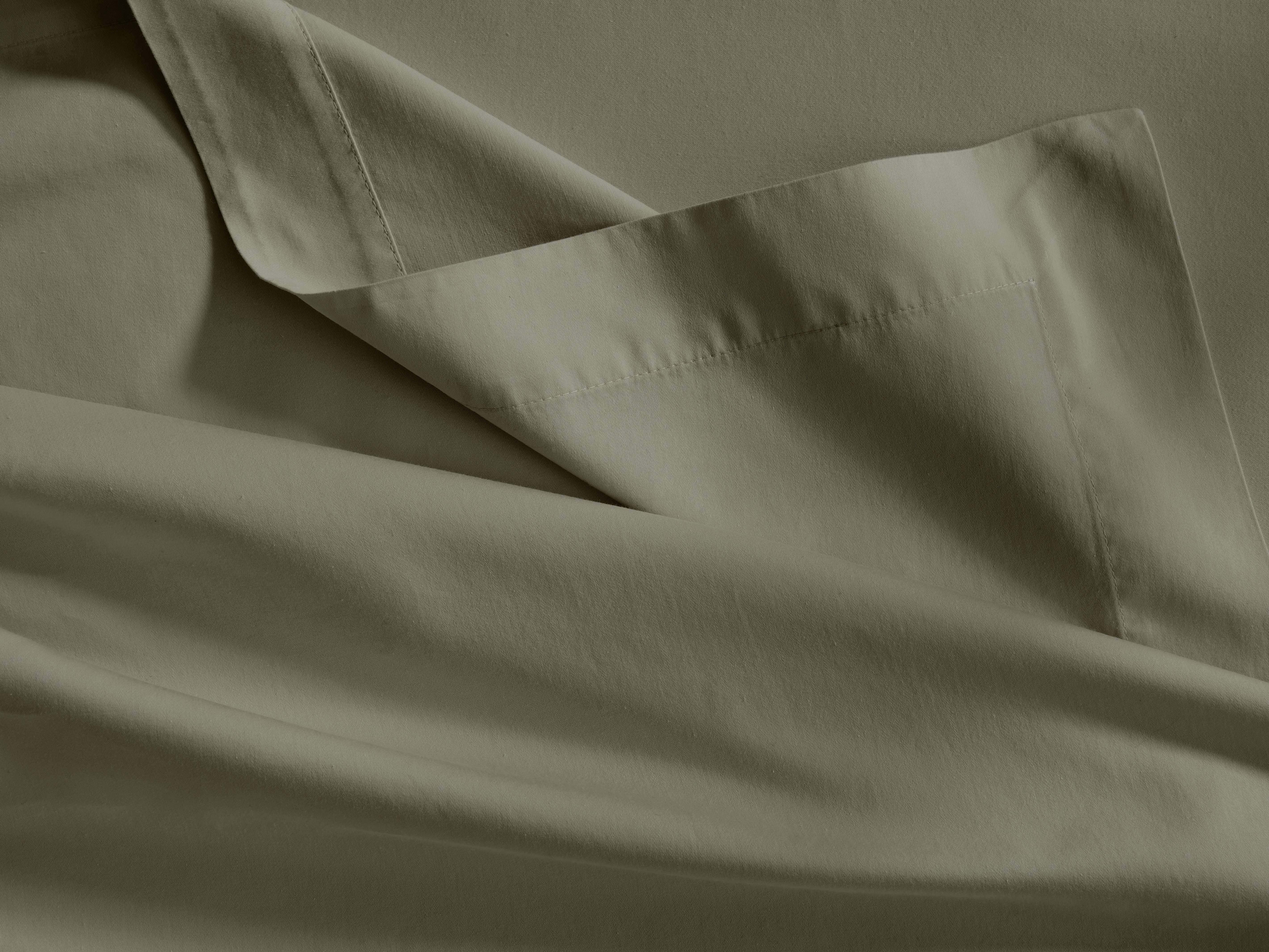 Italian Garment-Dyed Sateen Flat Sheet in Moss