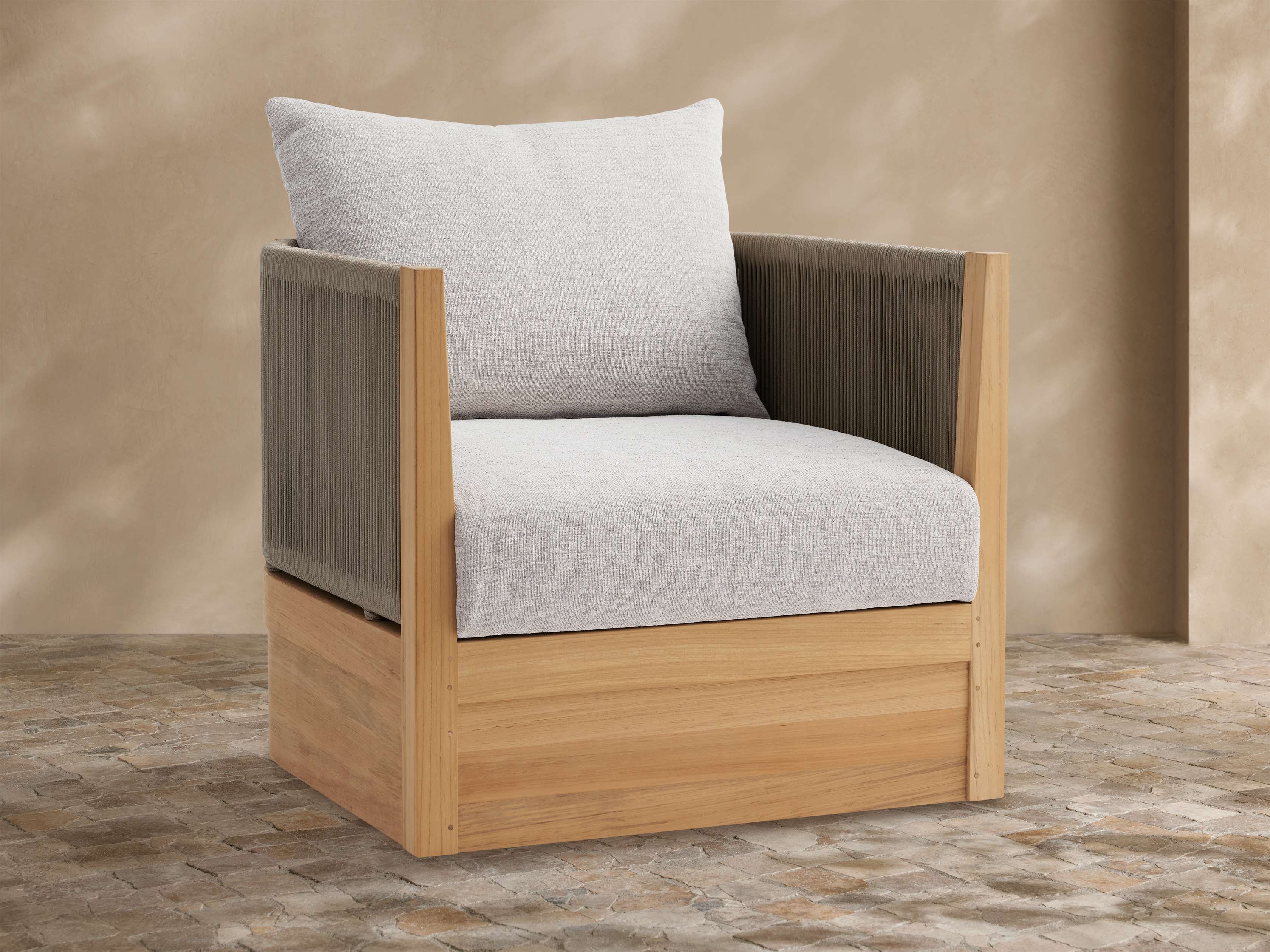 Newport Outdoor Lounge Chair