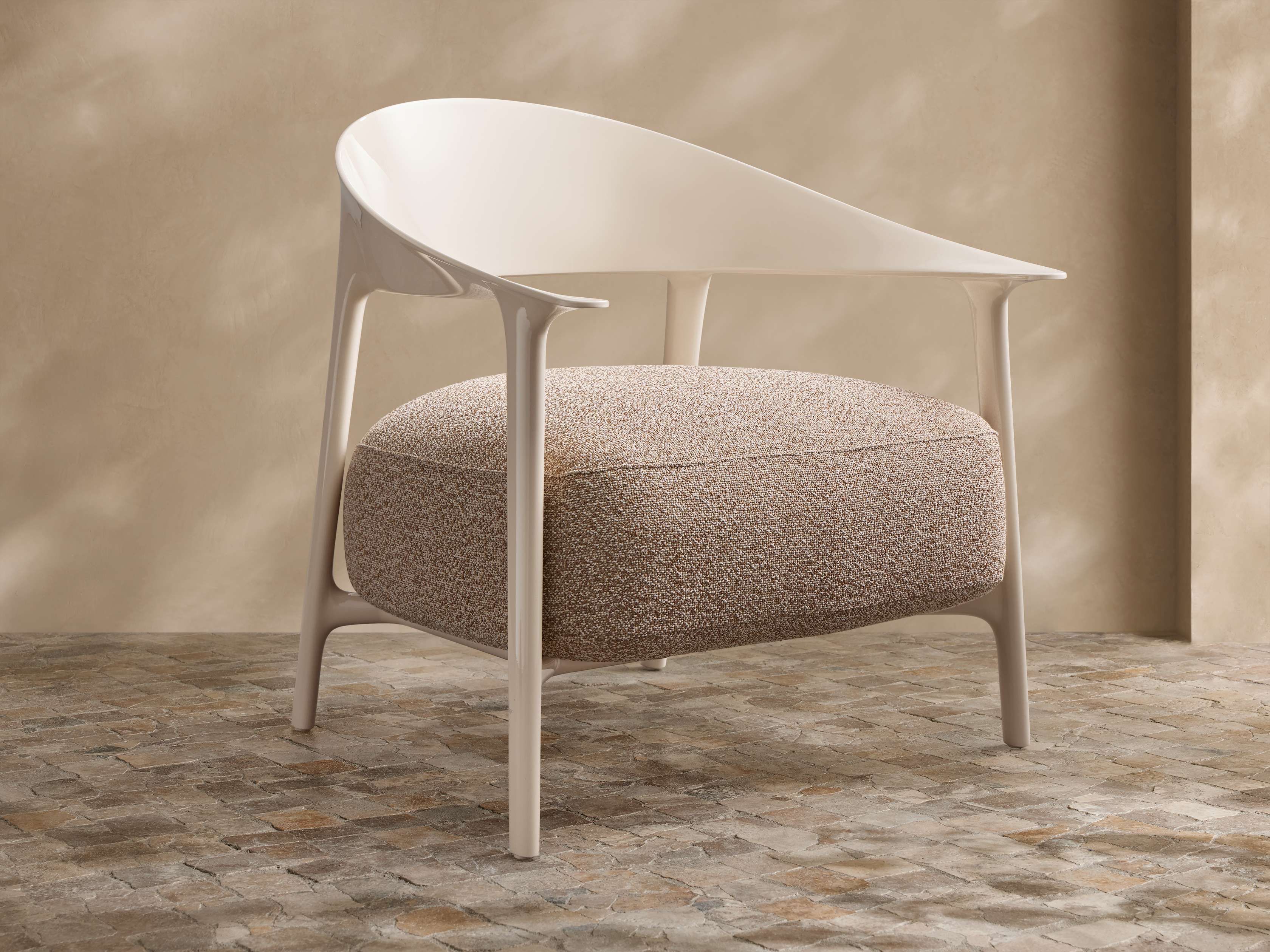 Nia Outdoor Lounge Chair