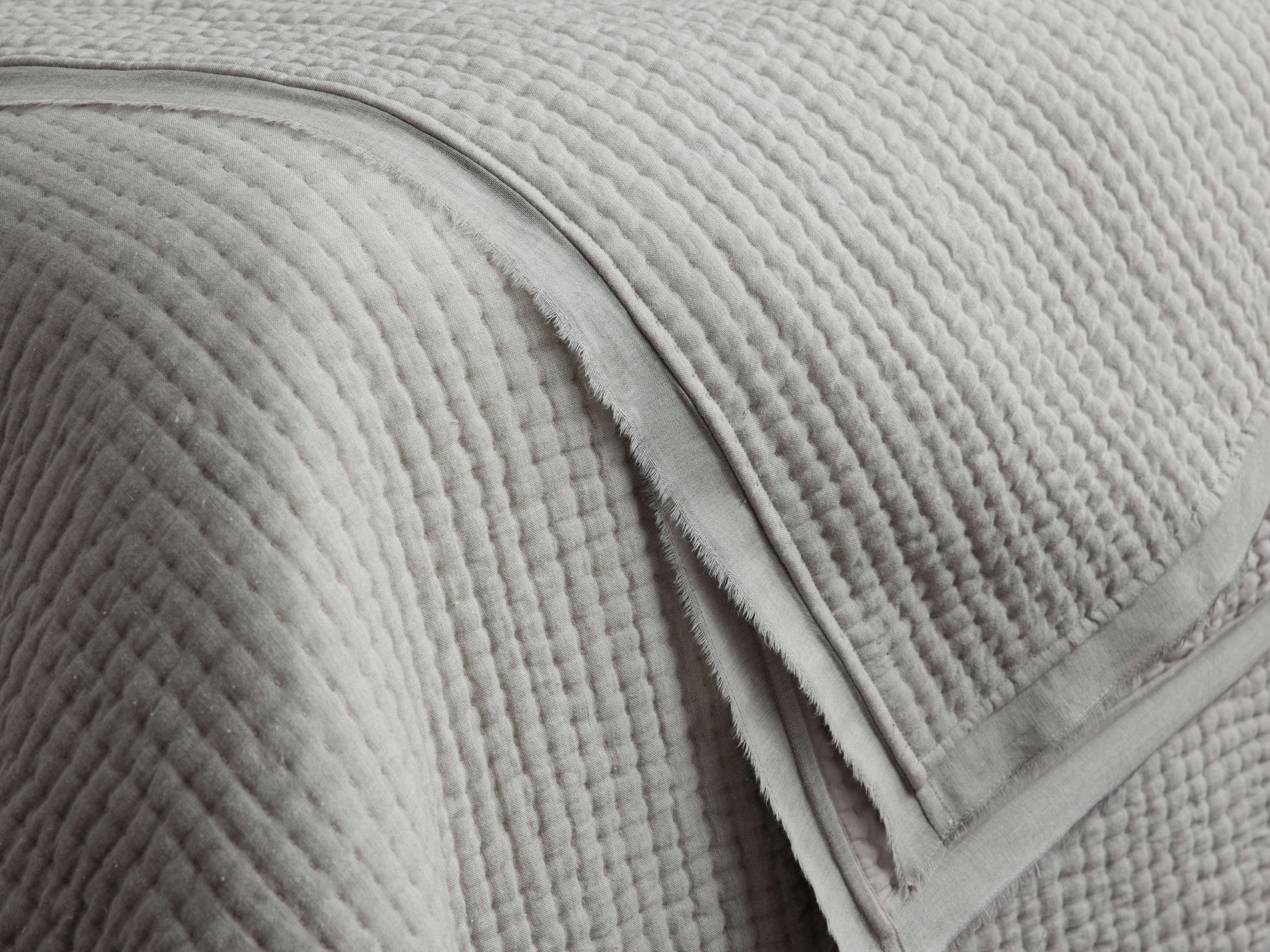 Tulaya Cotton Quilt in Mist