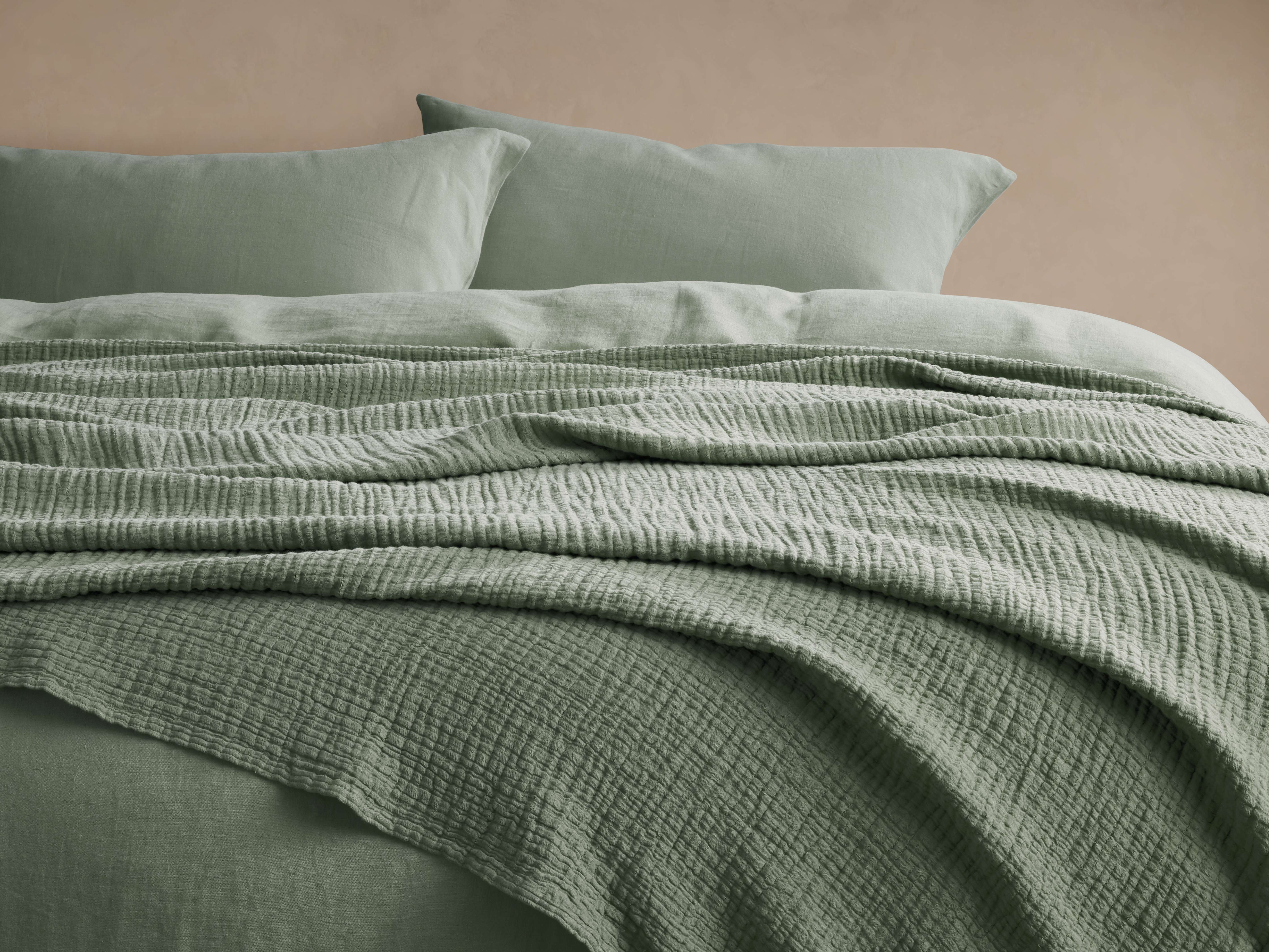 Zehra Linen Bed Blanket in Moss